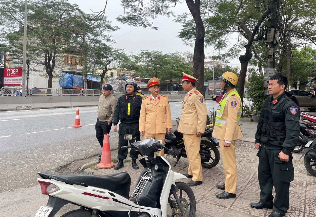 Tuyên truyền công tác tuần tra, kiểm soát, xử lý vi phạm về TTATGT  trên tuyến Quốc lộ 5